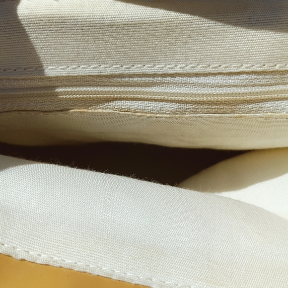 Braciano Red and Green Tote with Bamboo Handles - Picture 7 of 10